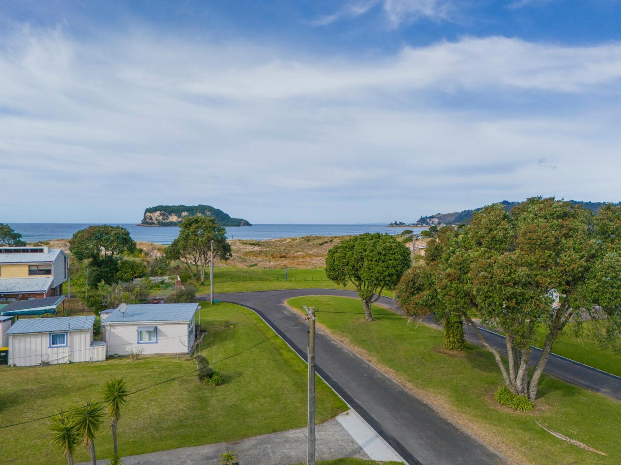 Coast Awhile - Whangamata Holiday Home Exterior photo